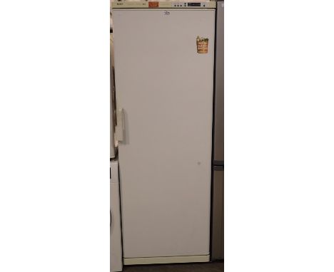 Bosch freezer, frost free, H: 187 cm. All electrical items in this lot have been PAT tested for safety and have passed. This 