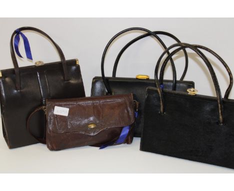 A job lot of vintage ladies hand bags (mostly leather) 