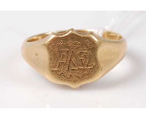 An 18ct gold gent's signet ring, 7.7g, size RCondition report: Initialled AEW.Condition is good with light surface scratches 