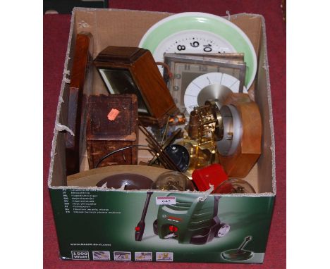Assorted clocks, to include two anniversary clocks, clock parts, carriage clock case etc 