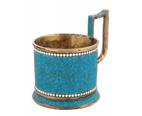 A RUSSIAN GILT SILVER AND CLOISONNE ENAMEL PODSTAKANNIK, WORKMASTER GUSTAV KLINGERT, MOSCOW, 1892 of cylindrical form with ge