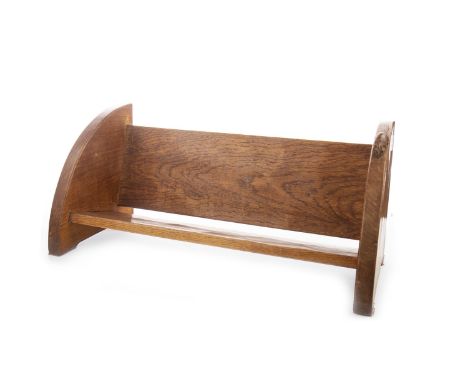 ROBERT 'MOUSEMAN' THOMPSON OAK BOOK TROUGH, with carved mouse signature in relief, 45cm long
