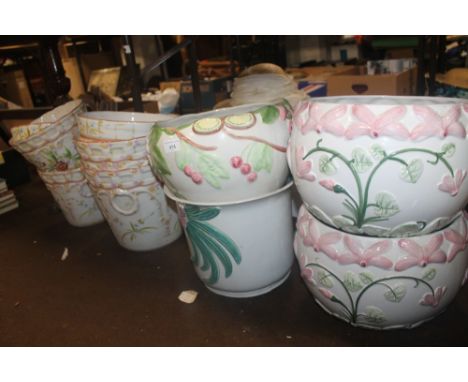 A QUANTITY OF CERAMIC POTS