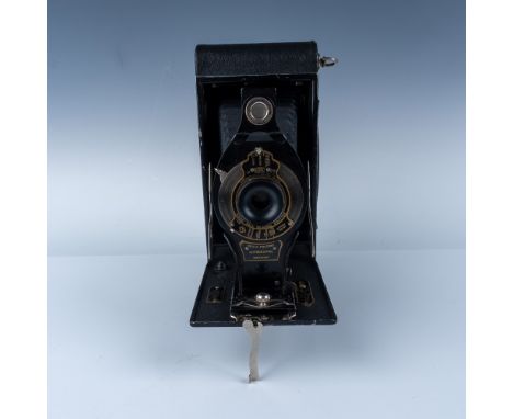 This vintage Kodak No. 3A Folding Autographic Brownie Camera showcases a leather-covered body and folding bellows design, pro