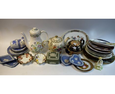 Ceramics - a Royal Doulton Spring Glory coffee pot; a Wedgwood Kutani Crane oval dish; a Wedgwood Jasperware lidded pot; othe