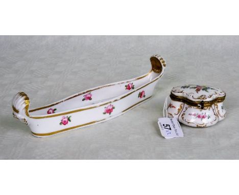 A Worcester Chamberlains dish of gondola form, having hand painted floral sprays with gilt finish, puce mark to base, 21cm, t