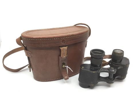 WW2 Japanese Army Binoculars. 6 x 9.3 Maker marked and serial numbered 1995. One eye cup is missing. Complete with brown leat