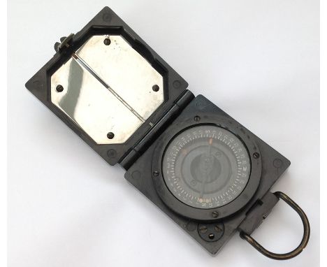 WW2 British Compass, Magnetic, Marching, Mark I. Maker marked T&amp;G Co Ltd. Serial number B16342.