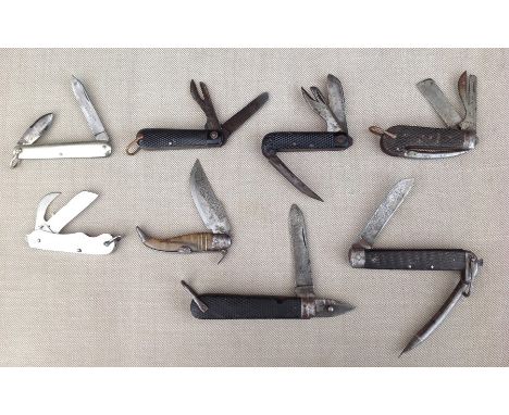 WW2 British Army Jack knife collection comprising of three WW2 dated knives, 1940, 1943 &amp; 1943: two larger sized knives, 