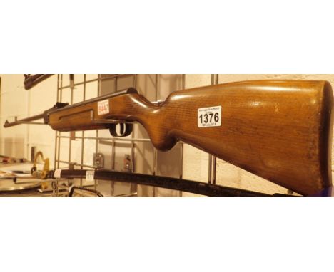 Weihrauch HW50 22 air rifle no 840730   CONDITION REPORT:  There is no light coloured screw behind trigger but this item is m