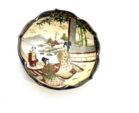 Vintage oriental hand painted bowl with marks to base measures approx 2 inches tall by 5 inches diameter