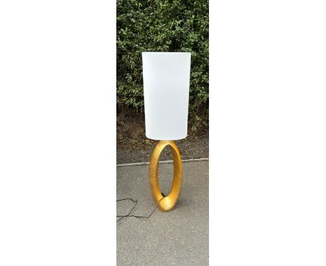 Modern floor standing lamp