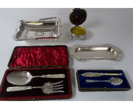 A pair of plated servers with mother of pearl handles, in fitted case, also with preserve knife and spoon in case, plated dis