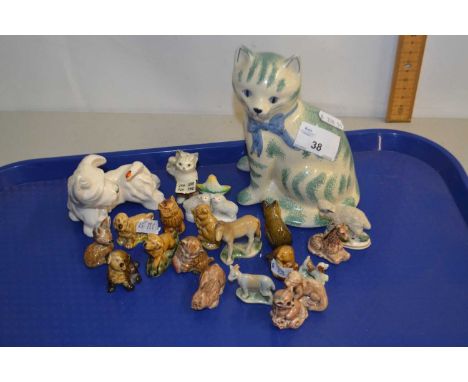 Rye pottery model of a cat and further miniature Wade examples