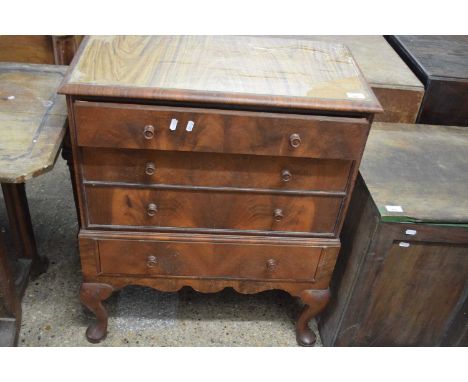 A compact chest of drawers, width approx 70cm