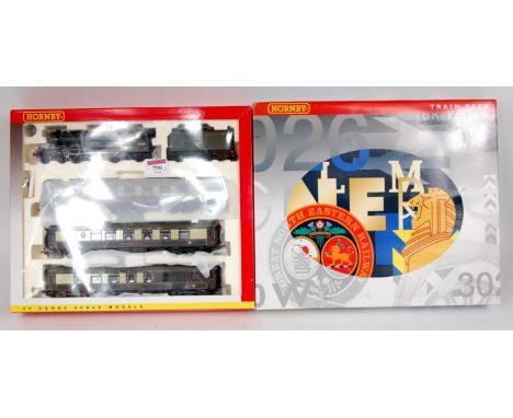Hornby R2365M 'The Queen of Scots' train pack containing BR green class A3 engine and tender 'Blink Bonny' and 3 later series