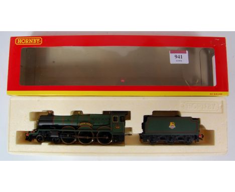 A Hornby R2543 BR green 'Warwick Castle' engine and tender, DCC ready (M-BM)