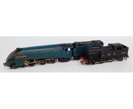 A Hornby Dublo 'Sir Nigel Gresley' engine and tender (F-G), together with an EDL7 LMS tank engine (F-G)