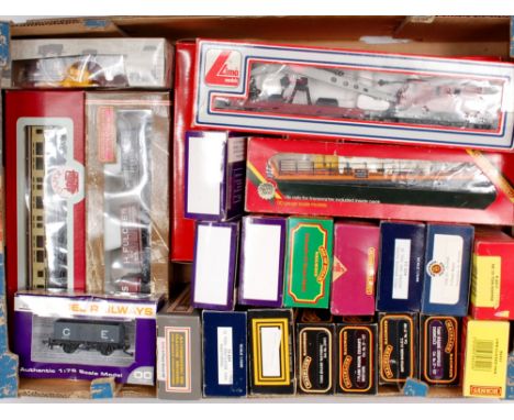 25 boxed wagons by Bachmann, Hornby, Mainline, Dapol etc, a Lima breakdown crane set, a Bachmann 3-wagon coal traders East An