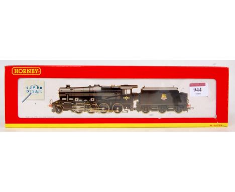 A Hornby R2229 BR black class 8F engine and tender extra coal added to tender (G-BG)