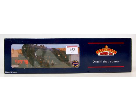 A Bachmann 32-252 BR black WD Austerity 2-8-0 engine and tender (NM-BNM)