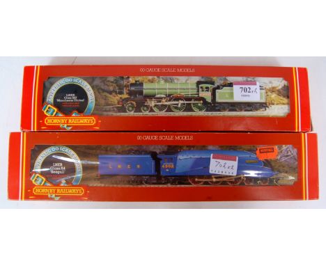 Hornby R053 LNER green class B17 engine and tender 'Manchester United' (G-BFG), and R372 LNER blue class A4 engine and tender