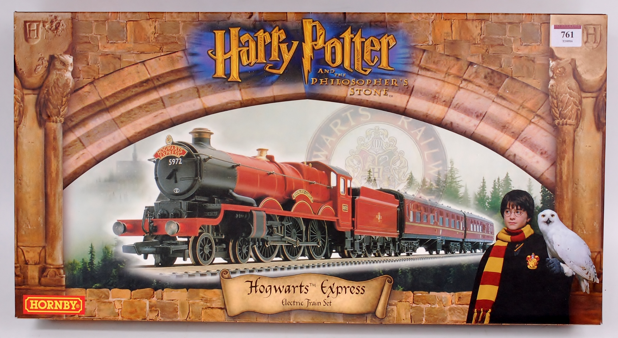 A Hornby Harry Potter Hogwarts Express train set, unused (M-BM)