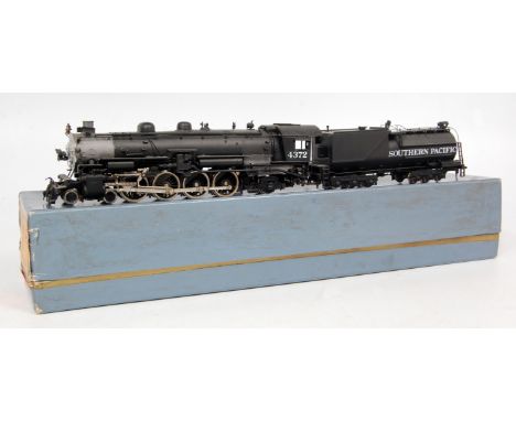 A Max Gray H0 Japanese made Southern Pacific mountain type 4-8-2 engine and tender (G-BG)