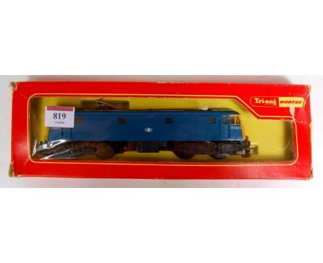 A Triang Hornby R753 E3001 Bo-Bo electric locomotive, single pantograph yellow painted cab ends (G-BF)
