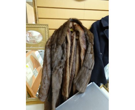 Various vintage furs including coat