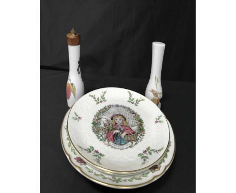 TWO ROYAL DOULTON CHRISTMAS COLLECTORS' PLATESalong with a Royal Worcester collectors' plate, and a Royal Worcester salt and 