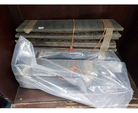 LOT OF VINTAGE MODEL TRAIN TRACKS