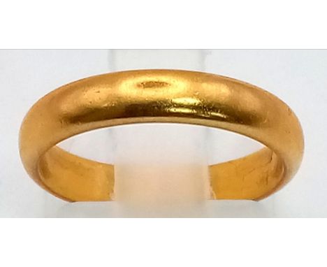 A Vintage 22K Yellow Gold Band Ring. Size J. 4.52g. 