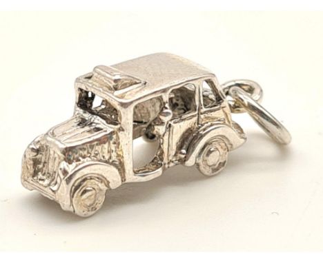 STERLING SILVER VINTAGE CAR CHARM. 2.2G 