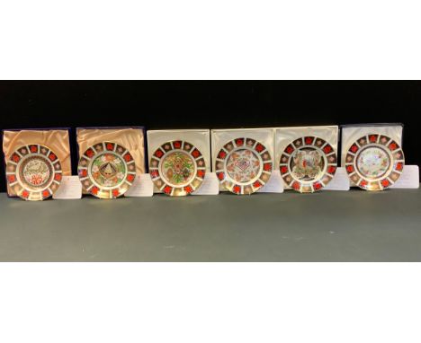 Royal Crown Derby Christmas plates, each boxed, The Royal Crown Derby Christmas plate limited edition, certificate, 116/2000,