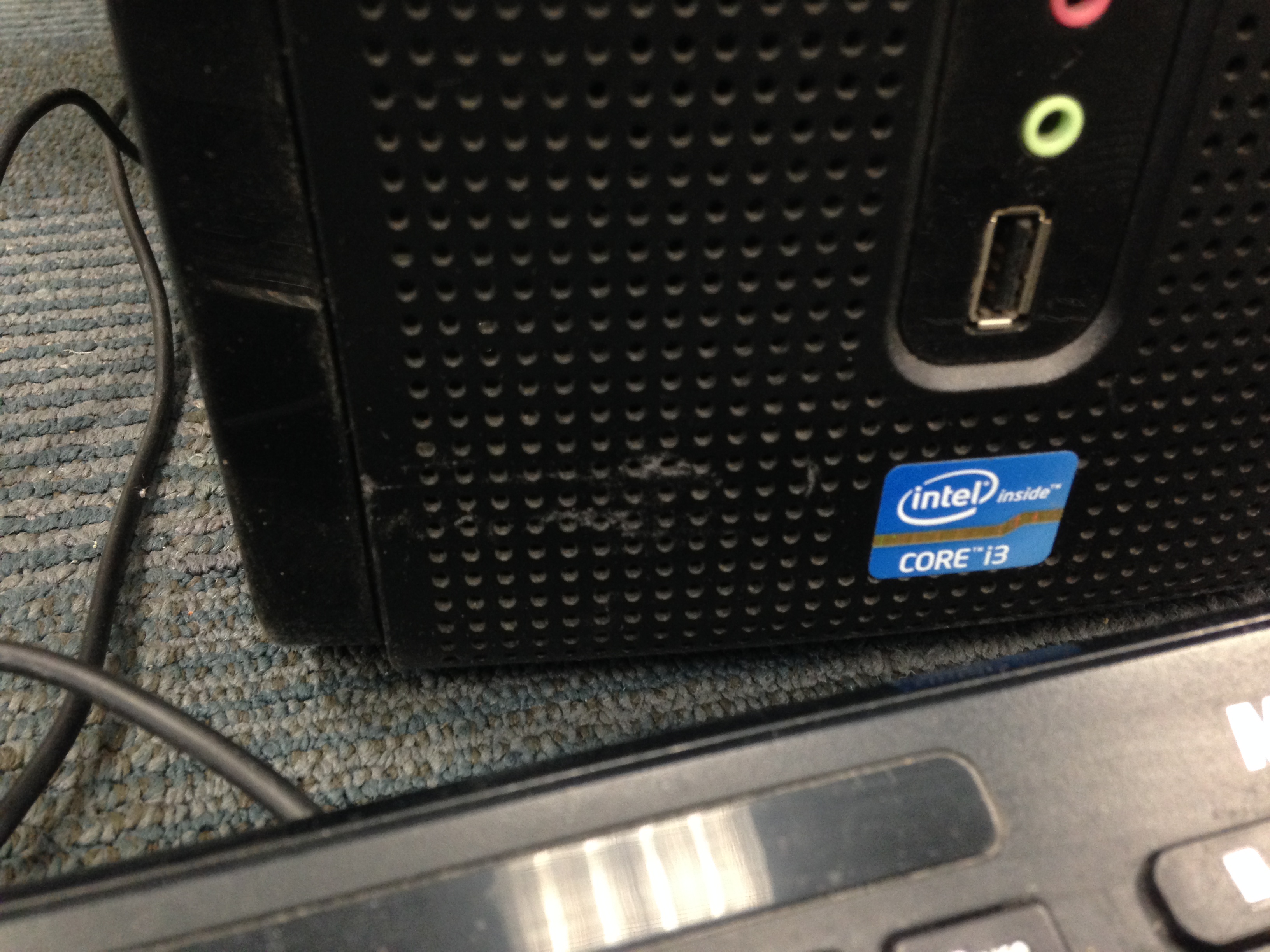 INTEL INSIDE CORE I3 WITH SCREEN KEYBOARD MOUSE