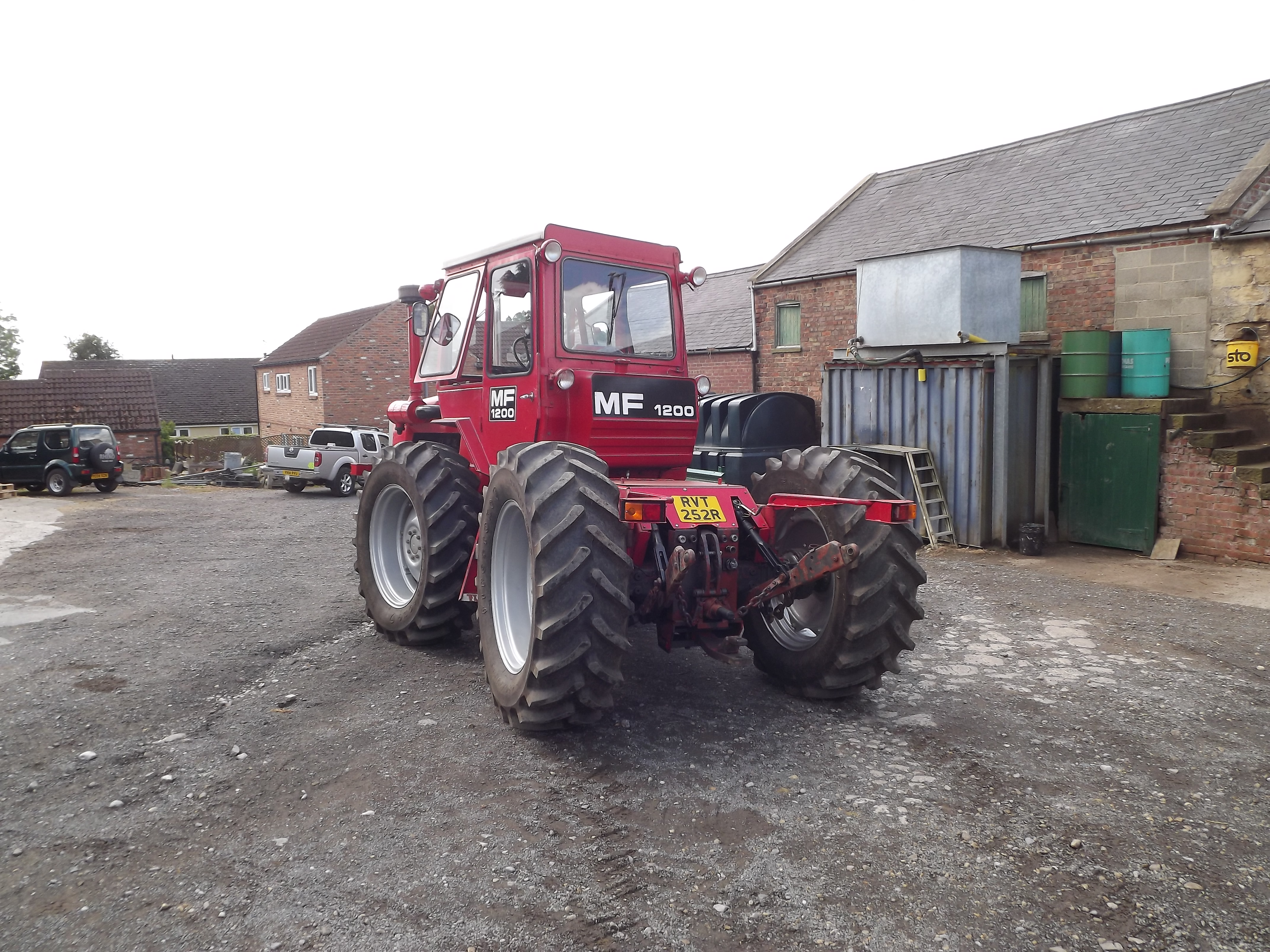 Massey Ferguson 1200 4wd TRACTOR
