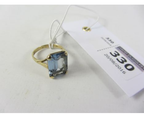 Aquamarine ring hallmarked 9ct Condition Report Click here for further images, condition, auction times & delivery costs