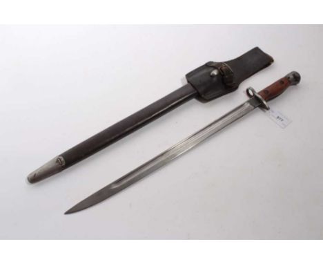 First World War 1907 pattern bayonet, with fullered blade stamped Sanderson, in steel mounted leather scabbard with frog