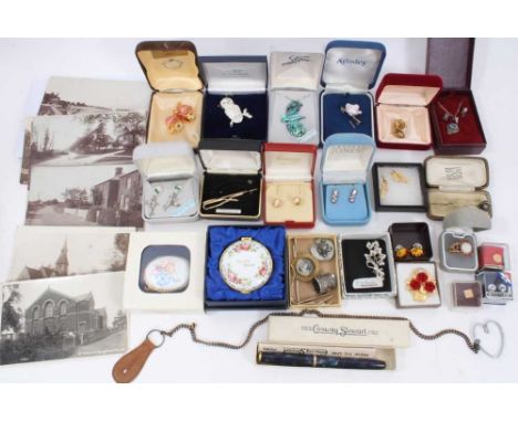 Group costume jewellery including silver and blue stone necklace, together with similar pair earrings, vintage brooches, Conw