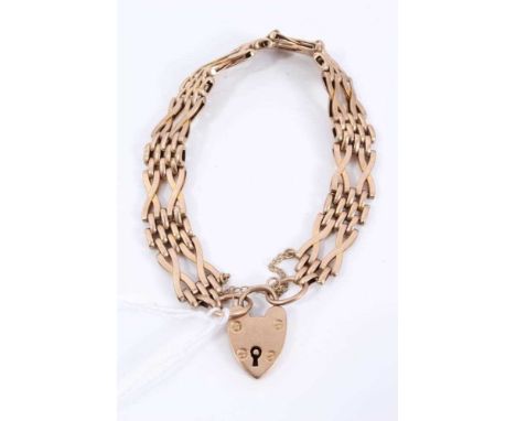 9ct gold gate bracelet with padlock claspCondition report: Weight 13.8 grams 