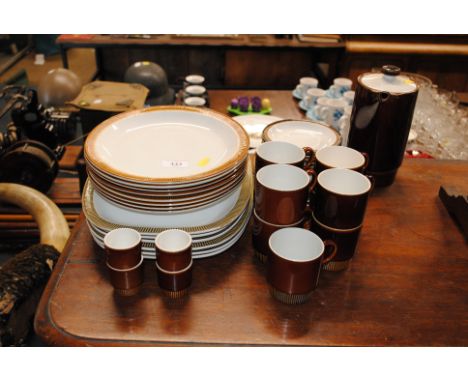 A quantity of Poole pottery tea and dinnerware 