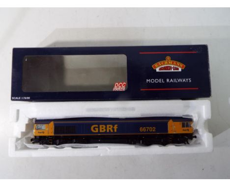 Bachmann - an OO gauge Class 66 Diesel locomotive op no 66702 'Blue Lightning', with label stating 'DCC Sound', # 32-727D, mi