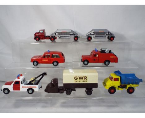 Dinky, Matchbox and Budgie - six diecast vehicles in very good to excellent condition includes Matchbox M4 Fruehauf Hopper Tr