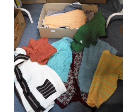 A COLLECTION OF VINTAGE KNITWARE including a Fair Isle pullover and a knitted waistcoat