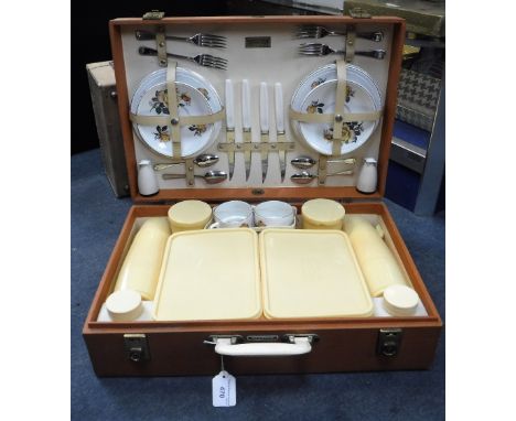 A VINTAGE 'BREXTON' PICNIC SET, the china decorated with yellow roses