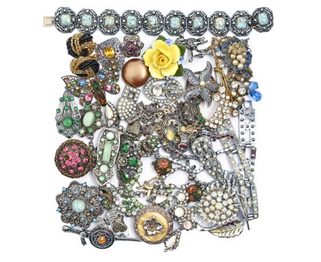 Miscellaneous costume jewellery, first half 20th c, to include silver articles  