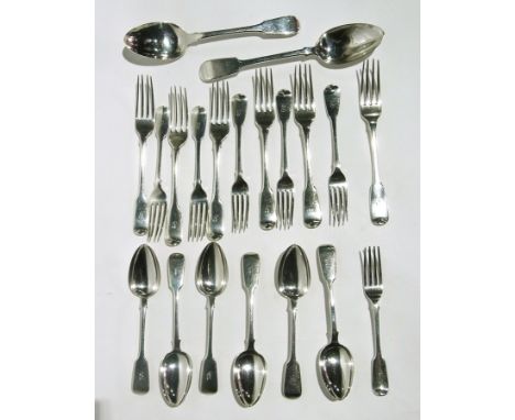 Set of Victorian silver flatware, fiddle pattern with engraved initial "P" comprising table forks, six dessert spoons and for