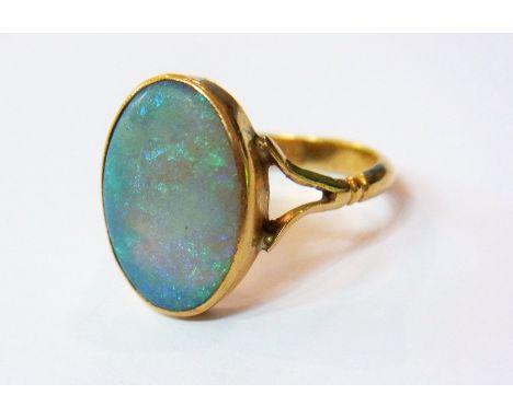 15ct gold and opal ring set oval stone 