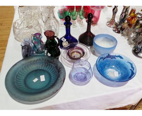 Quantity of studio and other glass including Caithness style bowl, blue with overlaid dolphins, a studio bowl showing polar b